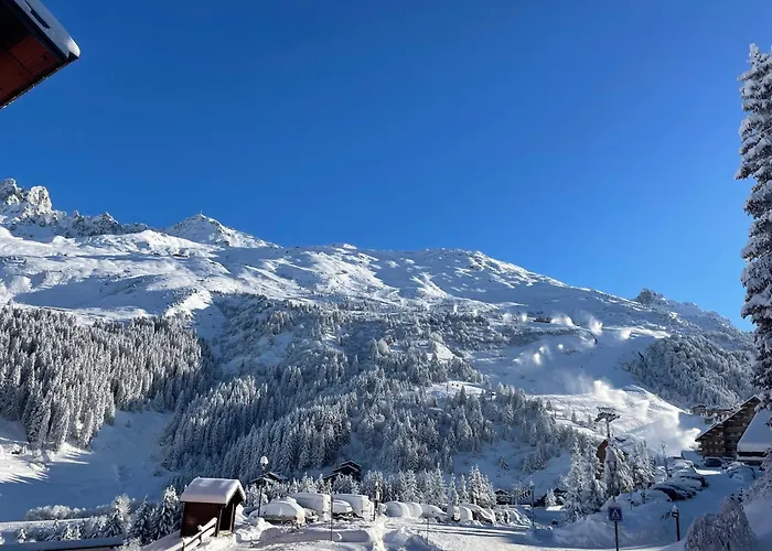 Chalet La Grande Ourse Meribel - 150M2 Apartment Almost Ski-In Ski-Out